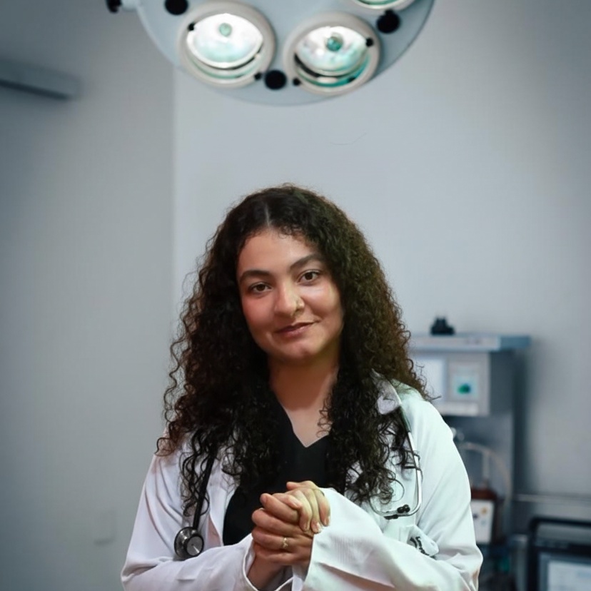 Foto da Veterinária Dra. Lorena Veloso